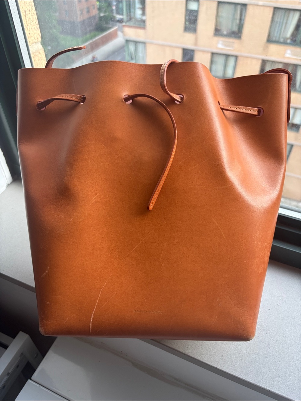 Mansur Gavriel full size bucket bag! In beautiful cognac color